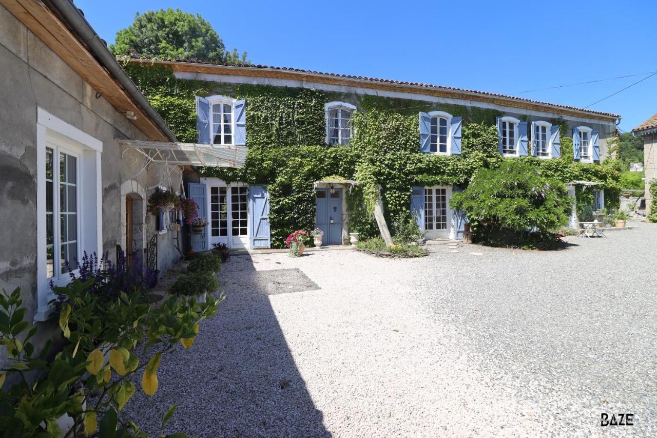 Centre De Bien-Etre Et Ses Chambres D'Hote Villeneuve-de-Riviere ภายนอก รูปภาพ