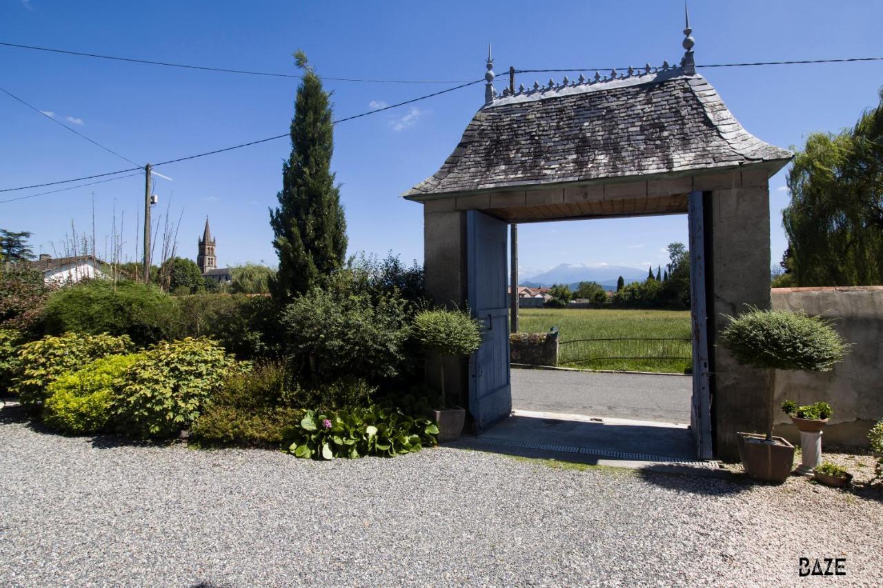 Centre De Bien-Etre Et Ses Chambres D'Hote Villeneuve-de-Riviere ภายนอก รูปภาพ